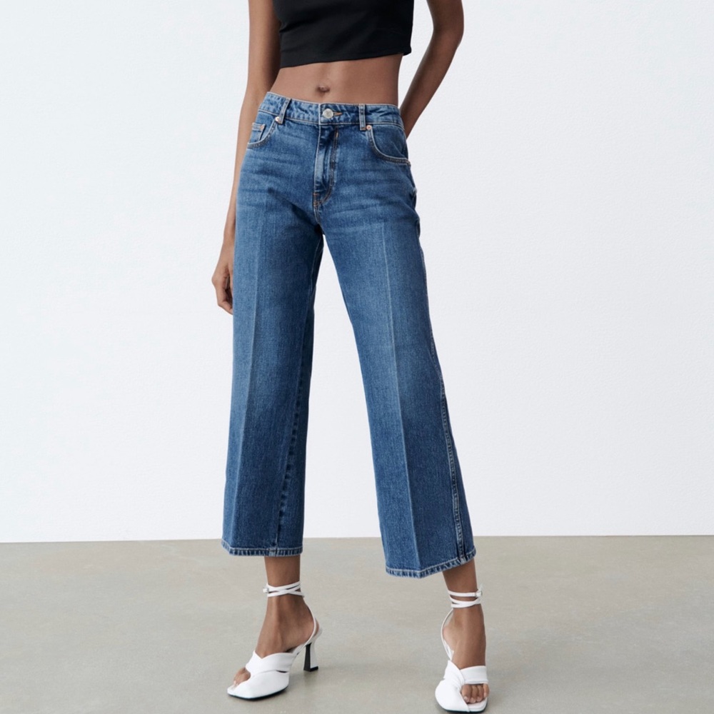 Zara The Ness Cropped Flare Jeans Size 6